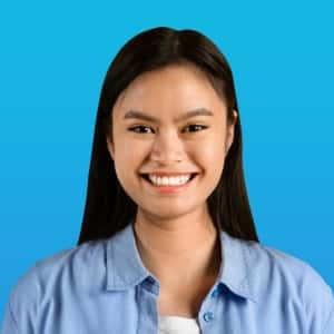 Mulher-asiatica-sorrindo-em-moldura-quadrada